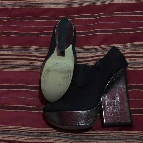 Black suede booties - Picture 3 of 5